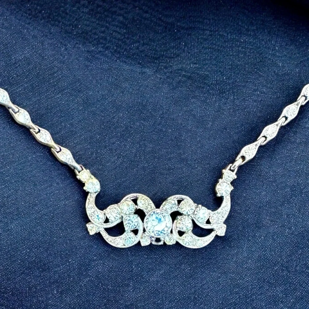 Elegant Vintage Bogoff Rhinestone Necklace (17”)
